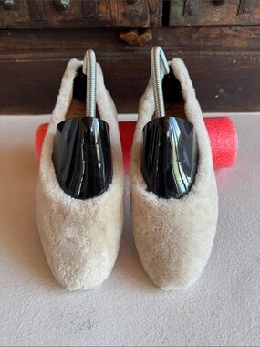Aquatalia Women's Beige Fuzzy Slippers